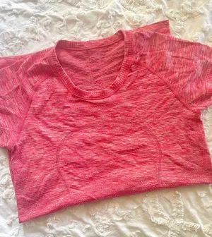 Lululemon Red Swiftly Tech thumbnail 1
