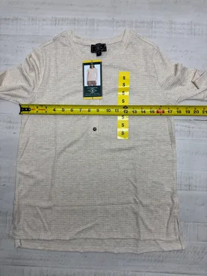 G.H. Bass & Co. Ladies' Size small Long-Sleeve Henley Top thumbnail 5
