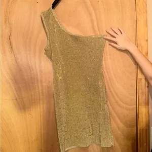 Pretty little thing Gold One-Shoulder Dress thumbnail 2