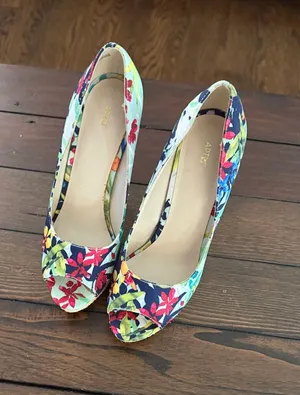APT 9 Women’s Peep Toe Heels 7.5M Floral Print Textile Stiletto Platform Shoes thumbnail 1