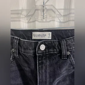 Abercrombie & Fitch Mom Short High Rise Black Size 8 thumbnail 3