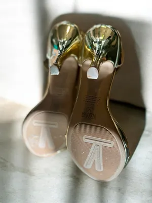 Vizzano Gold Mirror Metallic Stiletto High Heels Sandals Size US 8 EUR 39 Brazil thumbnail 3