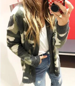 Universal Thread Distressed Camo Cardigan Oversized Olive Camouflage Sweater XS thumbnail 2