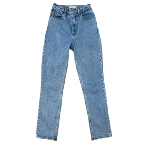 Abercrombie Curve Love Ultra High Rise 90's Straight Jeans Medium Wash Size 26L thumbnail 4
