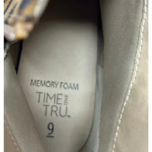 Time‎ and Tru Women's Memory Foam Animal Print Faux Suede Boots Size 9 thumbnail 7
