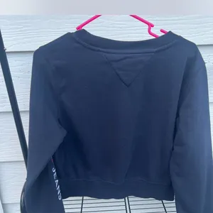 Tommy Hilfiger Blue Boxy Crop Hoodie thumbnail 4