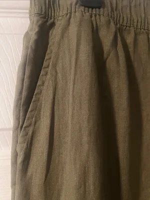 Tahari Olive Wide-Leg Pants with White Pink Floral Crop Top thumbnail 3