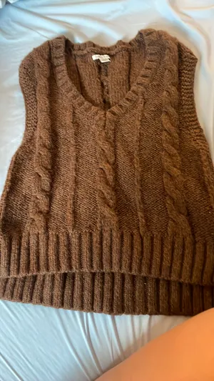 Sweater thumbnail 1