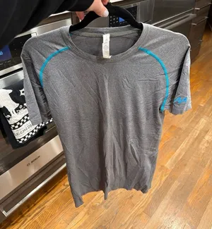 Lululemon Athletica Mens small Short sleeve athletic‎ Shirt Tee thumbnail 1