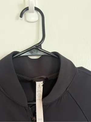 Lululemon Embrace The Space Jacket
Black thumbnail 4