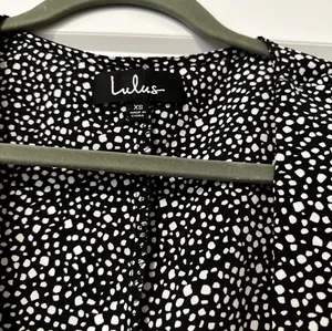 NWOT Black White Button Up Dress Top thumbnail 3