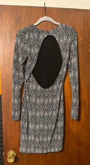 Long Sleeve Sparkly Dress Size 6 thumbnail 3