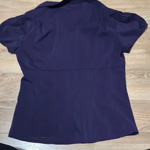 Women’s blue/purple‎ short sleeved button up size medium Blue thumbnail 6