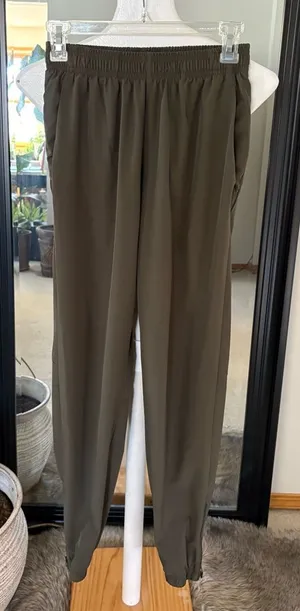 RUSSELL Women’s Olive Green Lightweight Pants thumbnail 1