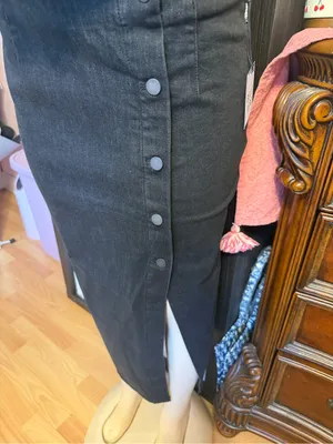 Belle Vere Black Button-Front Denim Vest and maxi Skirt Set thumbnail 3