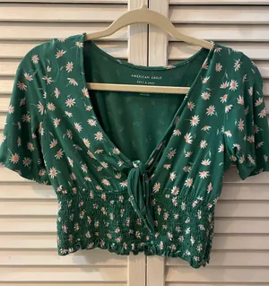 American Eagle Outfitters Top thumbnail 1