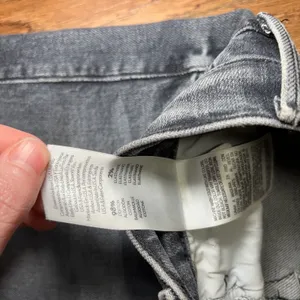 Mother The Flirt Jeans in Hell Yeah! Wash Size 28 Faded Dark Denim Distressed thumbnail 9