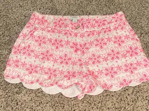 Crown & Ivy Scalloped Shorts Size 8 thumbnail 1