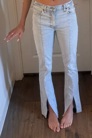 Abercrombie & Fitch The Skinny High Rise Split Hem Jeans Light Wash thumbnail 1