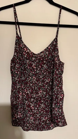 Wilfred / Aritzia 100% silk Floral Tank Top - Black and Pink thumbnail 1