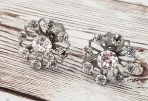 Vintage Screw On Earrings thumbnail 1