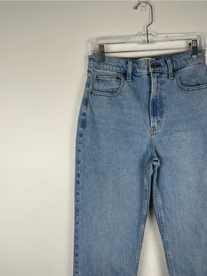 Abercrombie and Fitch Ultra High Rise 90s Straight Jean Women’s Sz‎ 28 R thumbnail 4