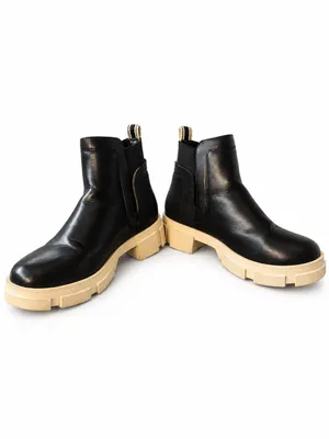 SHU SHOP Black Chelsea Ankle Boots Chunky Cream Lug Sole Size 39 thumbnail 3