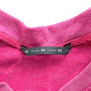 Oiselle Flyte Long Sleeve Size XS Saturday Neon Pink Run Gym Tech Shirt thumbnail 3