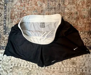 Nike Shorts Women’s Black White thumbnail 2