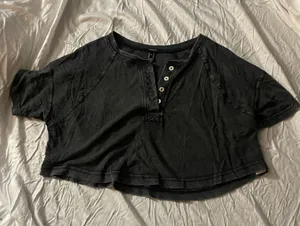 Forever 21 cropped tee thumbnail 1