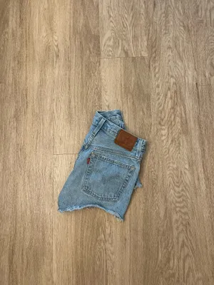 levi’s jean shorts  thumbnail 3