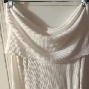 We The Free Snowbunny Off The Shoulder Top In White - Size S thumbnail 4