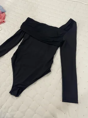 Off shoulder black top Size L thumbnail 4