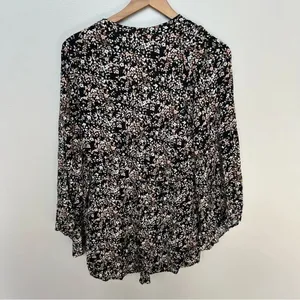 Free People Floral Romper Shorts Deep V-Neck Size Medium Black White Bell Sleeve thumbnail 3