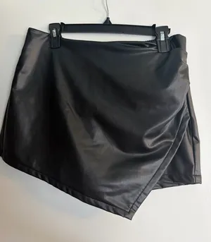 Amazon Black leather skort thumbnail 1