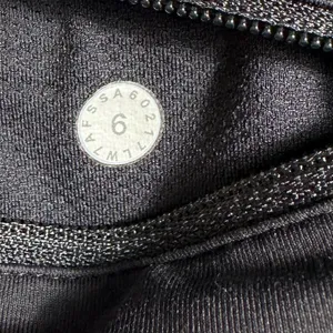 Lululemon Speed Short 2.5” Fractal‎ Alpine White Black Size 6 Running Shorts thumbnail 8