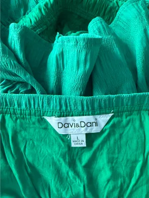 Davi & Dani Green ruffle top with square neckline and elastic waistband thumbnail 3