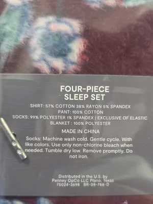 Liz Claiborne 4 Piece Pajama Set Burgundy Floral Print Blanket Socks Size Medium thumbnail 5
