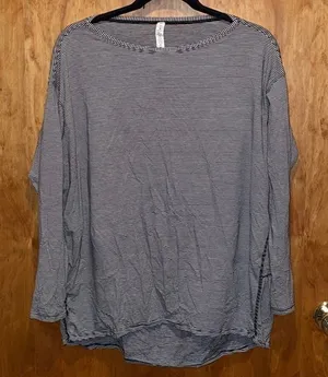 Lululemon Long Sleeve thumbnail 1