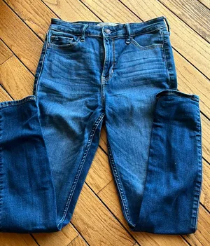 Hollister High Rise Super Skinny Denim thumbnail 1
