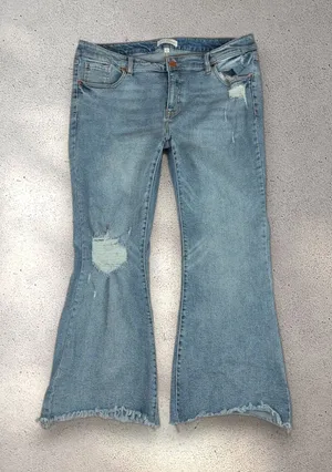 Lane Bryant Signature Fit Mid-Rise Flare Jean Women's 20S Blue Distressed Casual thumbnail 1