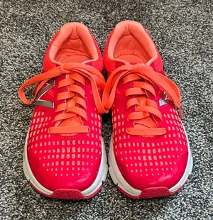 New Balance 775 Cush Women's Running Shoes Sz 8 Pink‎ Orange Athletic Sneakers thumbnail 1