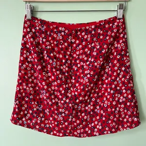Aritzia Sunday Best Tatiana Floral A-Line Mini Slit Skirt thumbnail 3