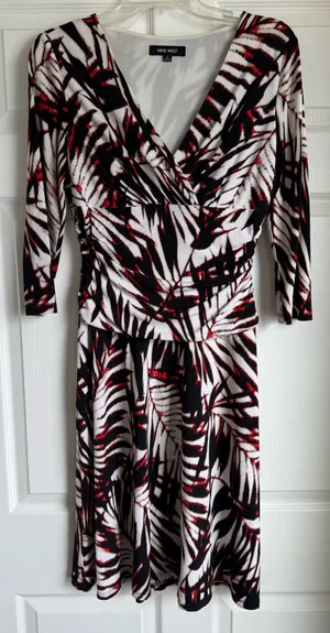 Nine West Tropical Palm Print Black White Red Stretch Dress Size 6 thumbnail 1