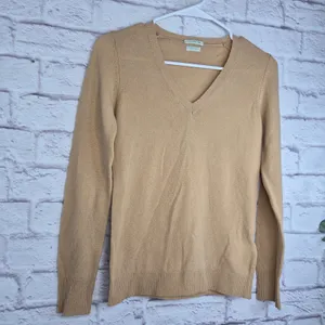 Benetton 100 Merino Wool Sweater XS Camel Tan V-Neck Italian Yarn Knit Pullover thumbnail 2