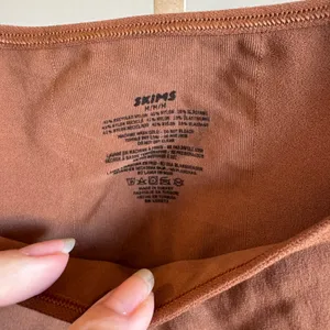 SKIMS Seamless Sculpt Butt Lifting Bodysuit Bronze M NWOT thumbnail 3