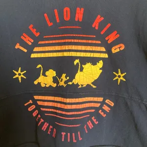 Disney The Lion King Hakuna Matata Dark Blue Cropped Spirit Jersey Size Medium thumbnail 2