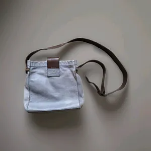 Vintage Lucky Brand Crossbody Bag Leather Purse Gray Brown Accents thumbnail 2