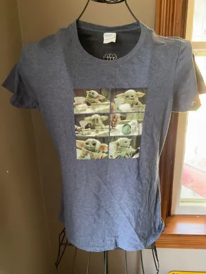 Star Wars Baby Yoda Graphic T-Shirt Sz. S thumbnail 1
