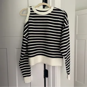 Spanx AirEssentials‎ Cold-Shoulder Top Black White Stripe Long Sleeve thumbnail 2